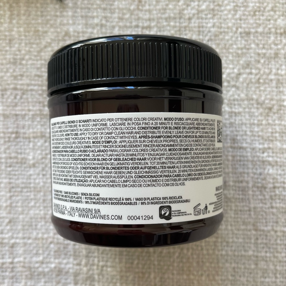 Davines Alchemic Creative Conditioner - Marine Blue - Picture 2 of 4
